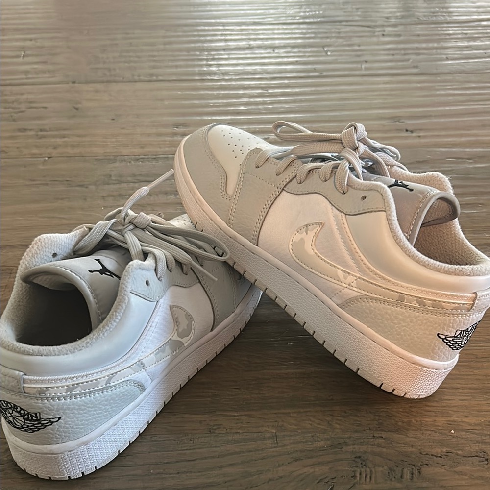 Air jordan white camo Nike